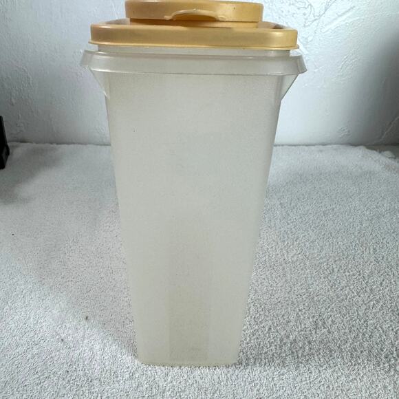 Tupperware Wheat Pour Top Lid Cereal Container Vintage 8" - Picture 5 of 9